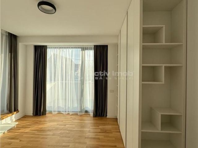 Vila lux Voluntari 6 camere 3 bai 242mp 450mp teren