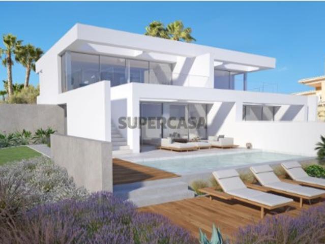 Vila Premium: Vista Mar e Tranquilidade na Praia da Luz