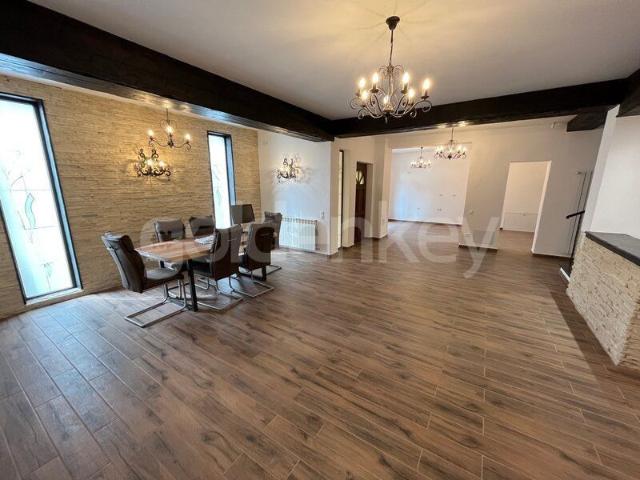 Vila pretabila pentru birou/ activitati comerciale | ID:1680592
