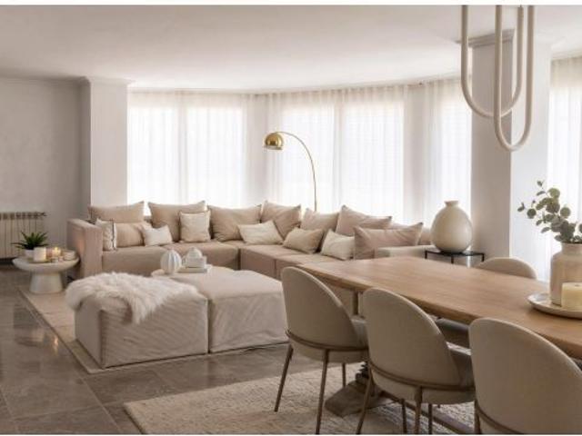 VILA REAL EN GRAN FORMATO: 306 M2, UNA SOLA VIVIENDA POR PLANTA Y UNA REFORMA QUE ELEVA EL LISTÓN!