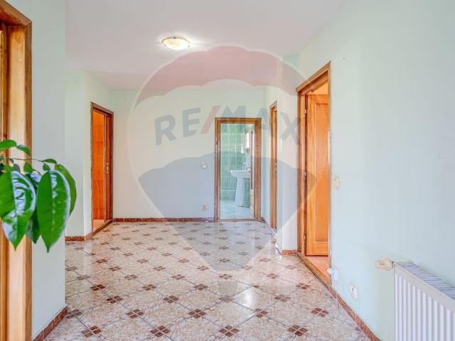 Vila rezidential/ pensiune/ gradina de vis/sera/ panouri/ Sanpetru!