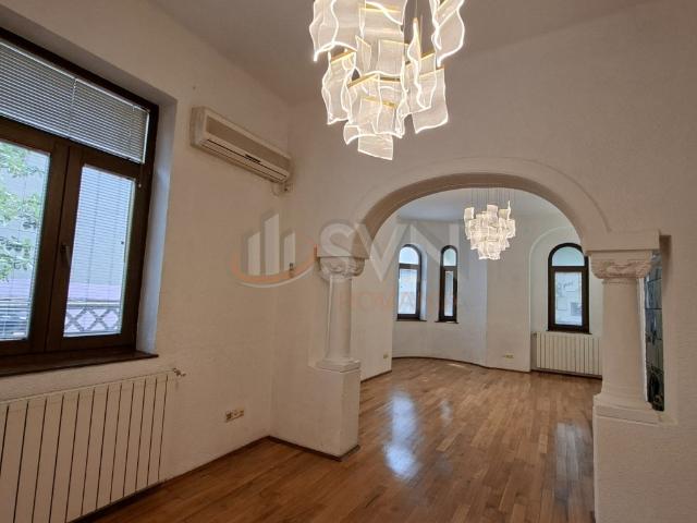 Vila superba strada Plantelor