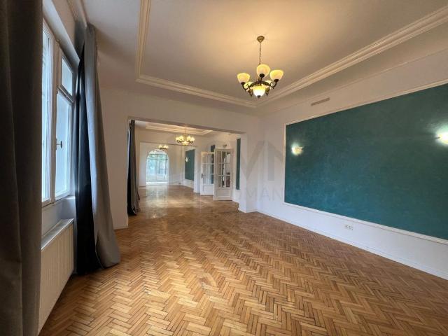Vila superba zona Casin 500 mp utili