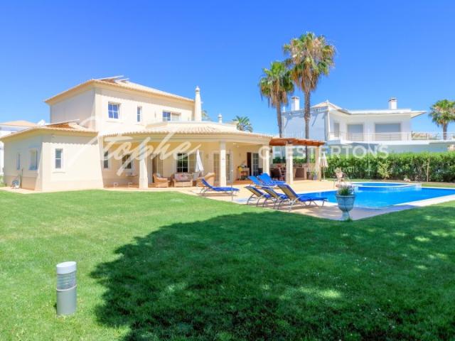 Vila Sol Golf Front Villa V4 Para Venda