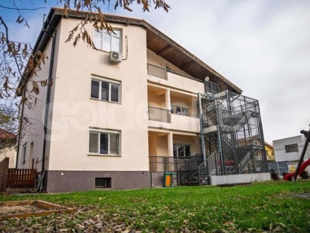 Vila spatioasa cu 12 camere | langa padure | 1775 mp teren | ID:3246003