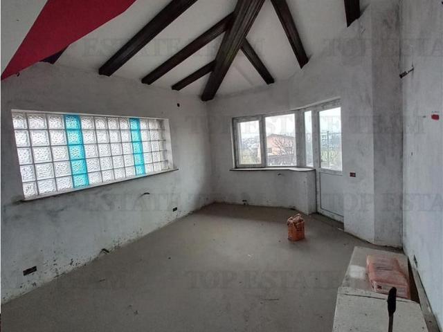 Vila spatioasa in Jilava 9 camere, 2500 mp teren, pretabila investit