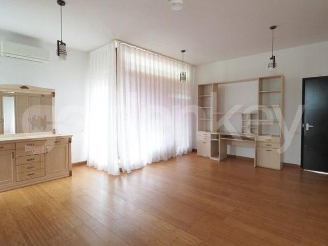 Vila spatioasa, partial mobilata cu acces facil | ID:2244216