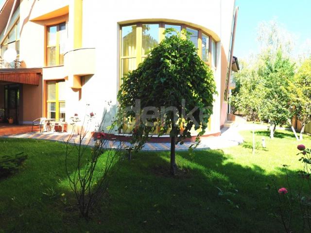 Vila spatioasa, partial mobilata cu acces facil | ID:2244216
