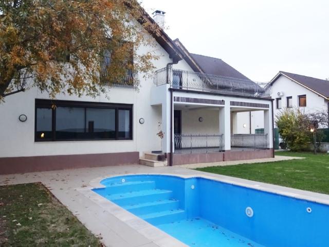 VILA S+P+EM, 7 camere, piscina, teren 1000mp, inchiriere – IANCU NICOLAE