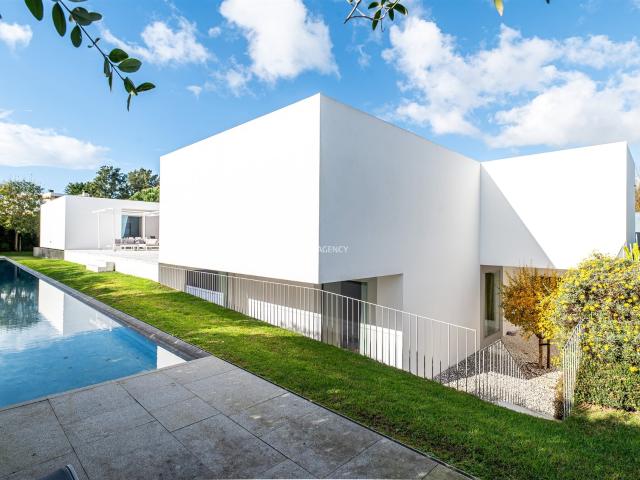Vila Utopia – Obra prima de Aires Mateus em Carnaxide, Oeira. 561m² Carnaxide
