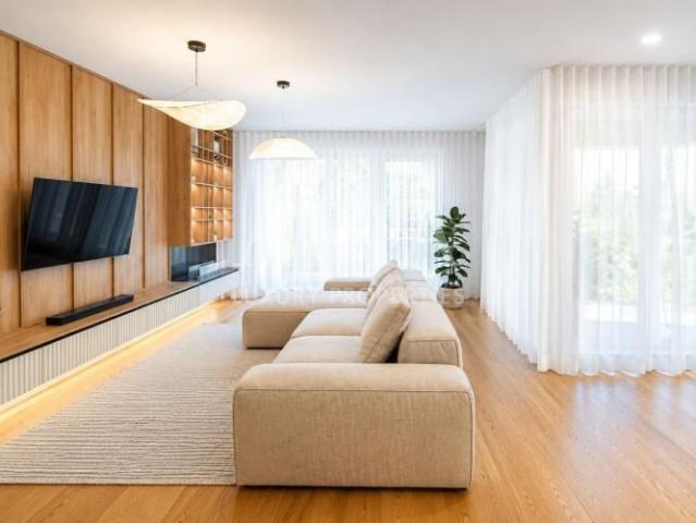VILA ULTRA LUX PIPERA GATED COMMUNITY |