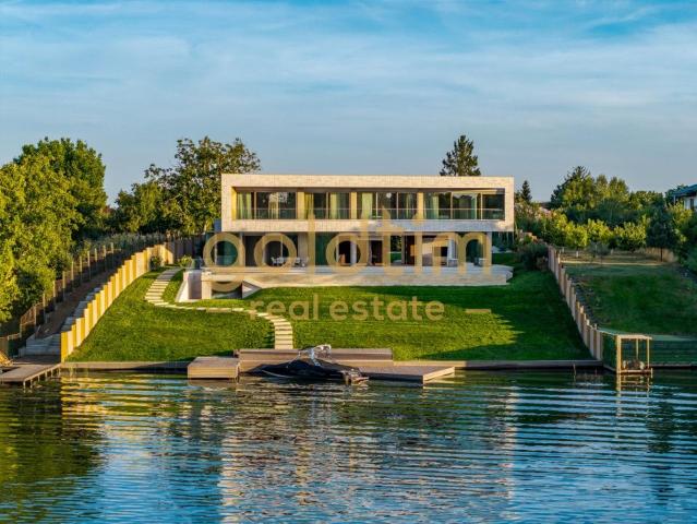 VILA UNICA/ 7 CAMERE CU VEDERE LA LAC/PISCINA INFINITY/DESIGN SPECTACULOS/SNAGOV