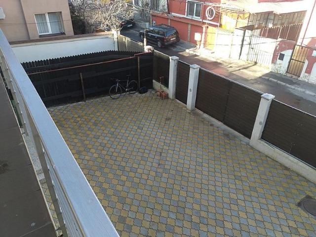 Vila Unirii_Piata Alba Iulia,nemobilata, curte 100mp