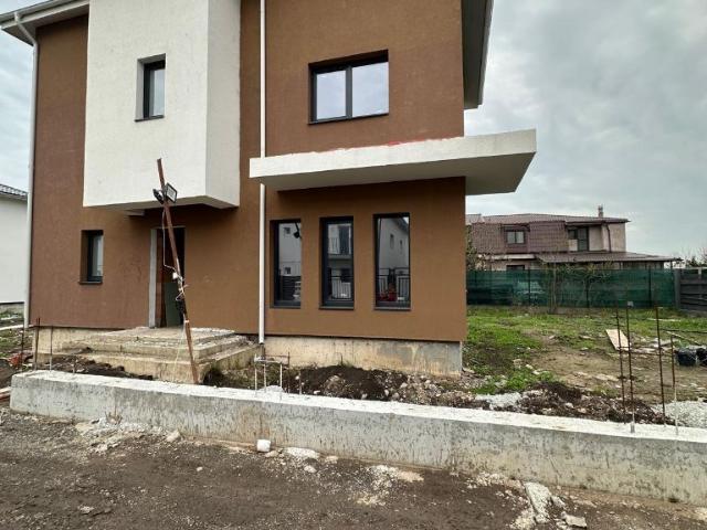 Vila 4 camere, 400mp teren, Crisul Repede, Bragadiru, direct proprietar