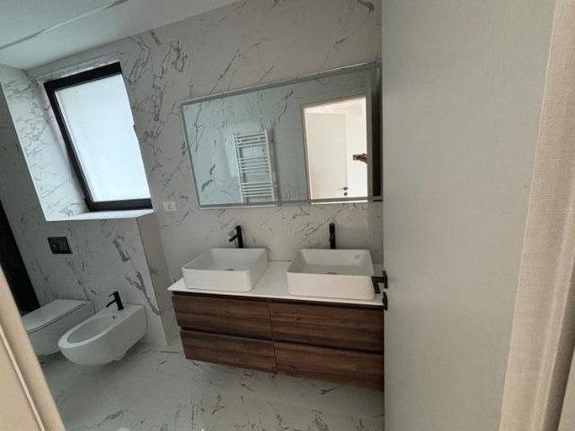 Vila 5 camere, cu piscina de inchiriat zona Baneasa Iancu Nicolae, Bucuresti