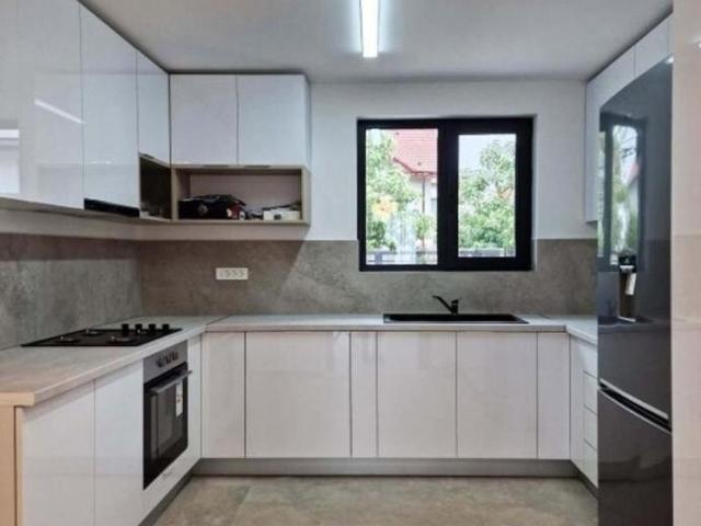 Vila 5 camere, design modern, zona Pipera