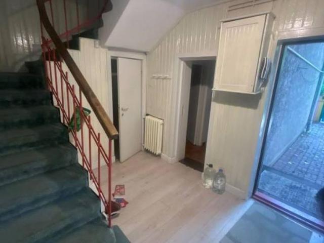 Vila 5 camerefloreascaamenajata