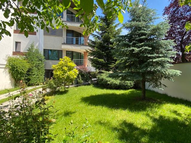vila 6 camere cu vedere catre lac, baneasa