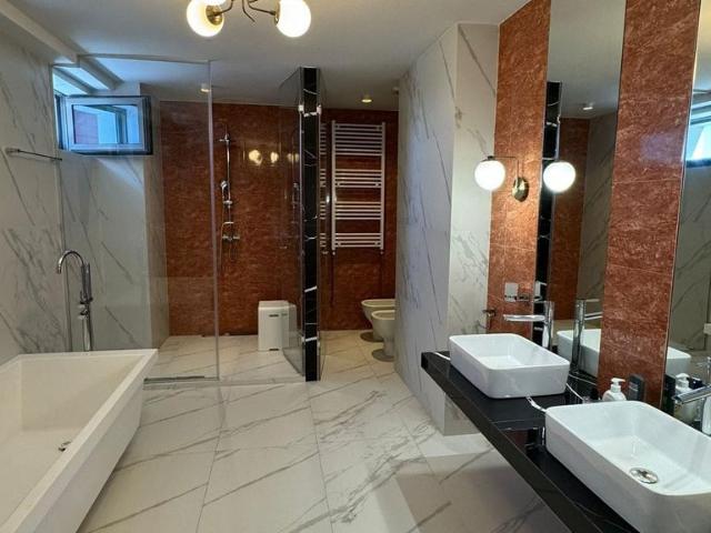 Vila 6 camere de inchiriat