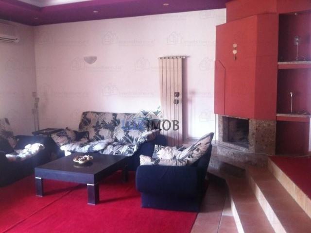 Vila 8 camere 300mp utili zona Stefan cel Mare Lacul Tei