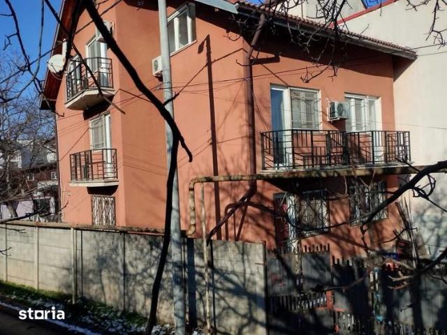 Vila 9 camere, Uverturii, curte mare, ideal gradinita sau ateliere