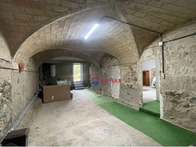 Vilajuïga | Bonita casa pareada con jardín, amplios espacios exteriores y gran potencial