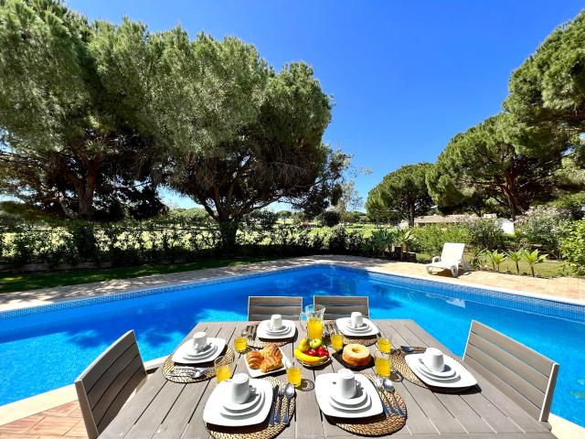 VILAMOURA AMAZING GOLF VILLA 1 WITH POOL by HOMIN