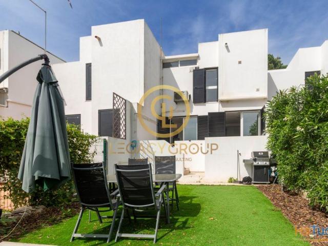 Vilamoura ? Moradia Geminada T3 Duplex junto aos Campos de Golfe | 26084073646