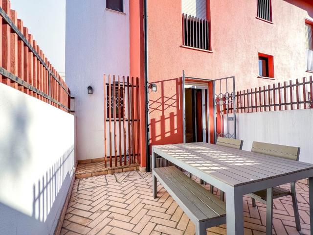 Vilamoura T1+1 com garagem e jardim Privativo a 200m da Ma. 63m² Quarteira