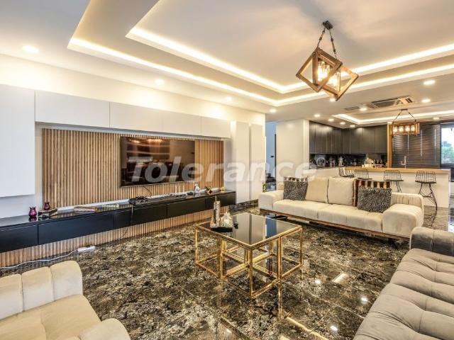 Villa 4+1 Girne, 182040