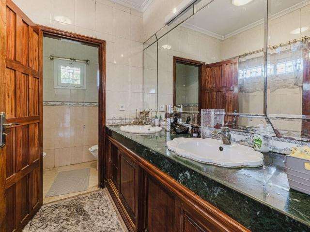 Villa 451 m2 a rafraichir Ain Diab au calme