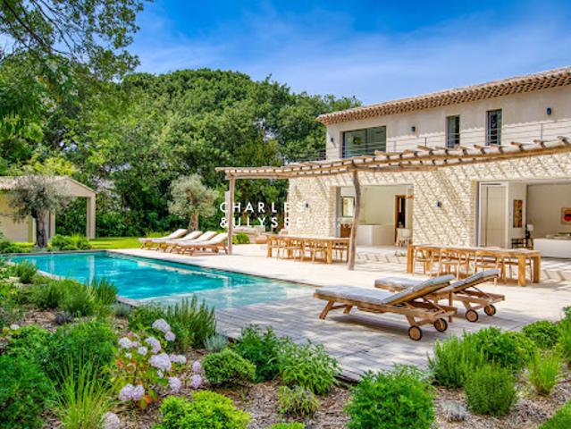 Villa avec piscine en bord de mer