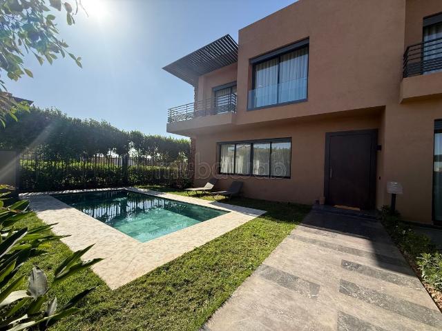 Villa 4/5 chambres avec piscine 450m2 terrain vue atlas