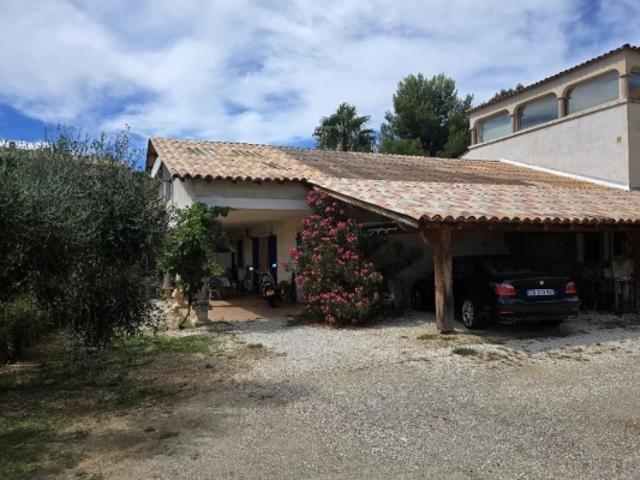 VILLA 4 APPARTEMENTS