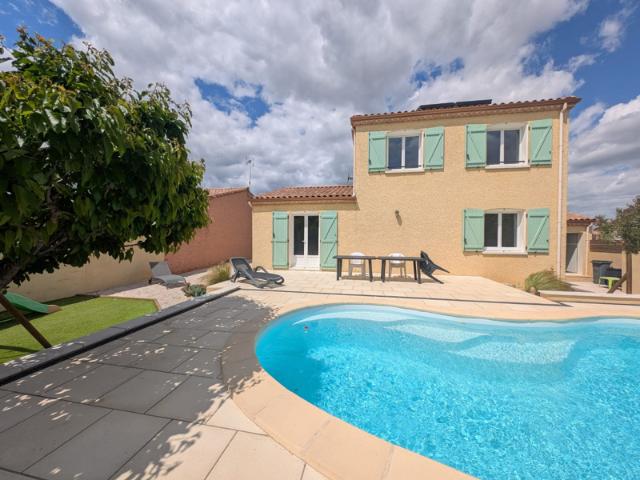 Villa 4 chambres avec piscine et garage dans un quartier cal