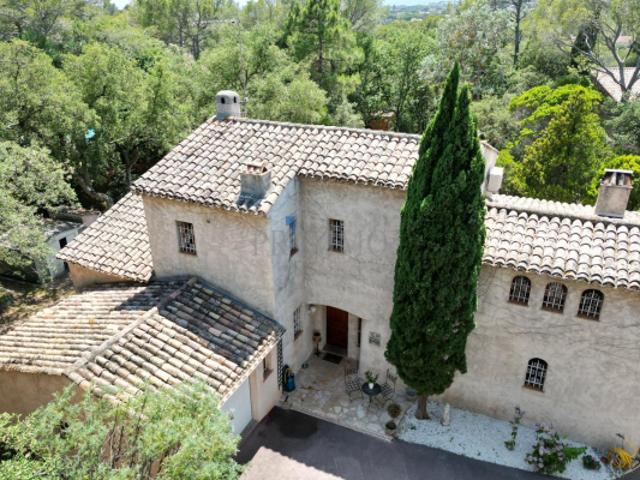 villa 4 chambres avec très beau terrain