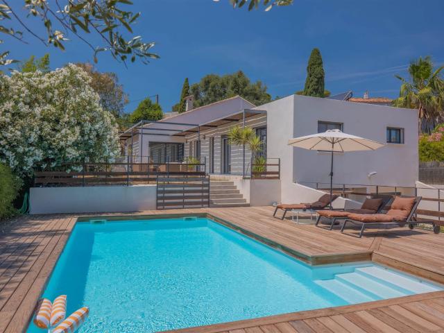 Villa 4 chambres, belle vue campagne 170m² Cogolin