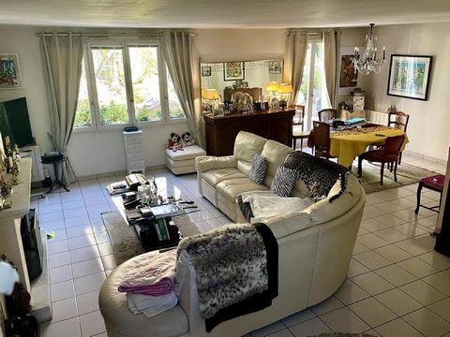 Villa 4 chambres, Le Plessis Bouchard Île de France 95130 DS82742315