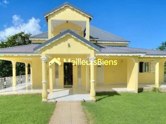 Villa 4 chambres sur 1027m² au calme