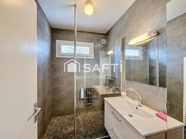 Villa 4 chambres, Vaulx En Velin Rhône Alpes 69120 DS82332870