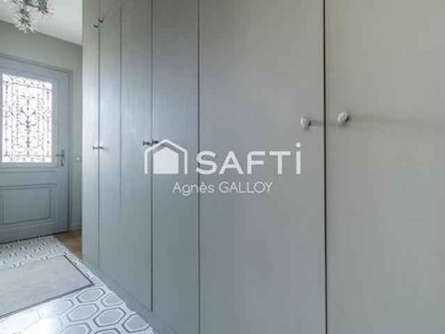 Villa 4 chambres, Versailles Île de France 78000 DLS90027977