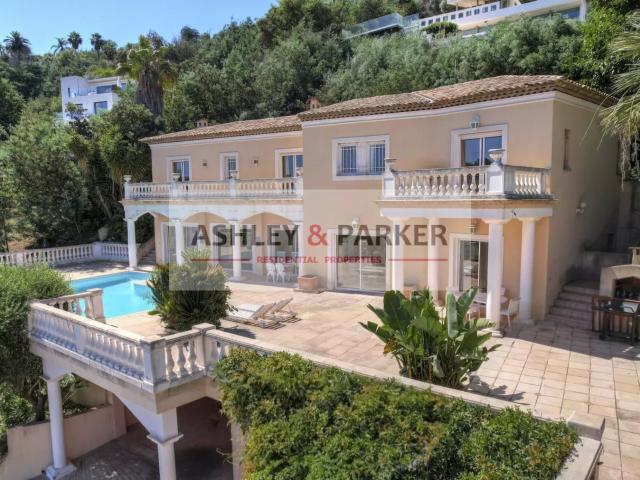 Villa 4 Chambres 300m² Mandelieu la Napoule
