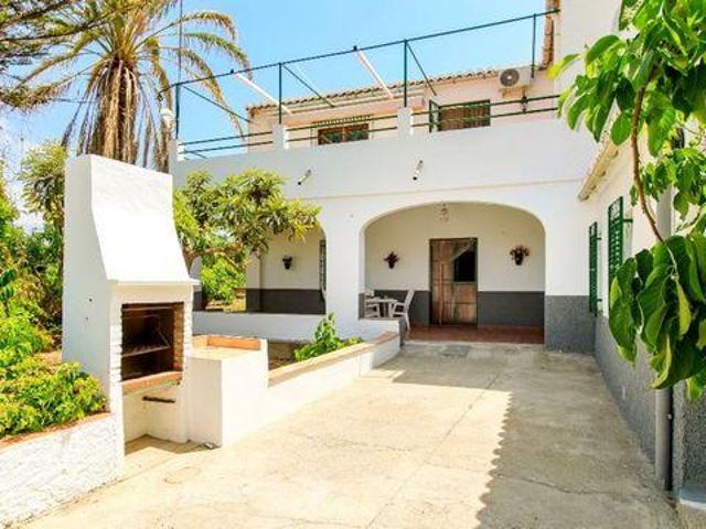 Villa 4 Dormitorio Granada Andalucía ES98303478