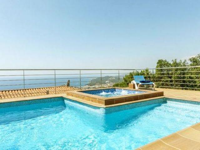 Villa 4 Dormitorio Lloret De Mar CataluñaCatalonia ES98303938