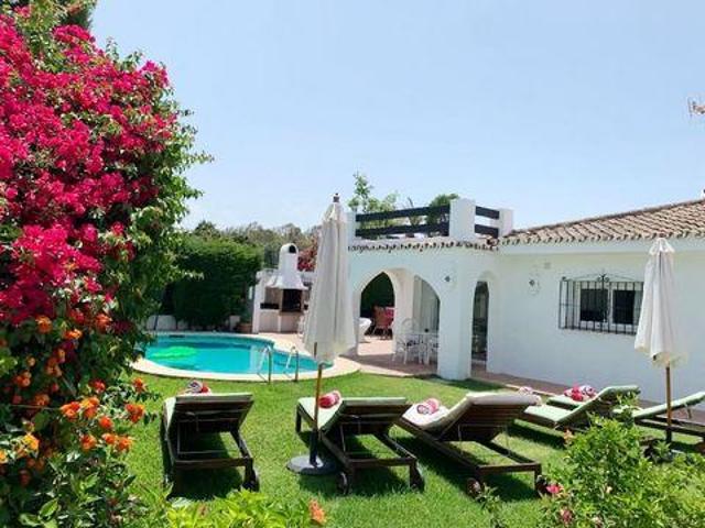 Villa 4 Dormitorio Marbella Andalucía ES98302835