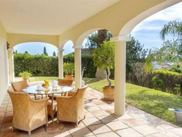 Villa 4 Dormitorio Marbella Andalucía ES98303637