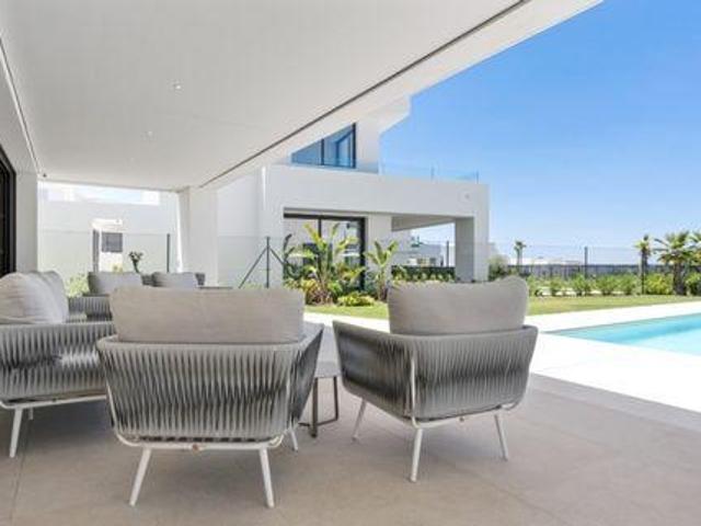Villa 4 Dormitorio Marbella Andalucía ES98303642