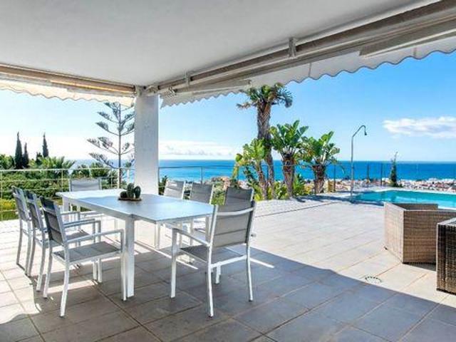 Villa 4 Dormitorio Marbella Andalucía ES98303817