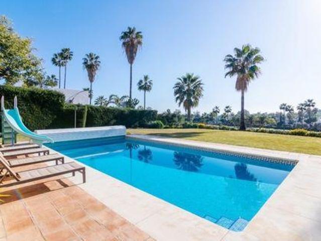 Villa 4 Dormitorio Marbella Andalucía ES98303874