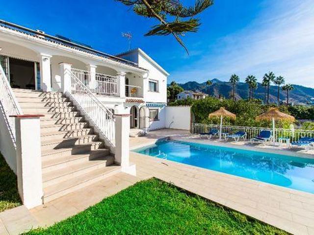 Villa 4 Dormitorio Nerja Andalucía ES98304092